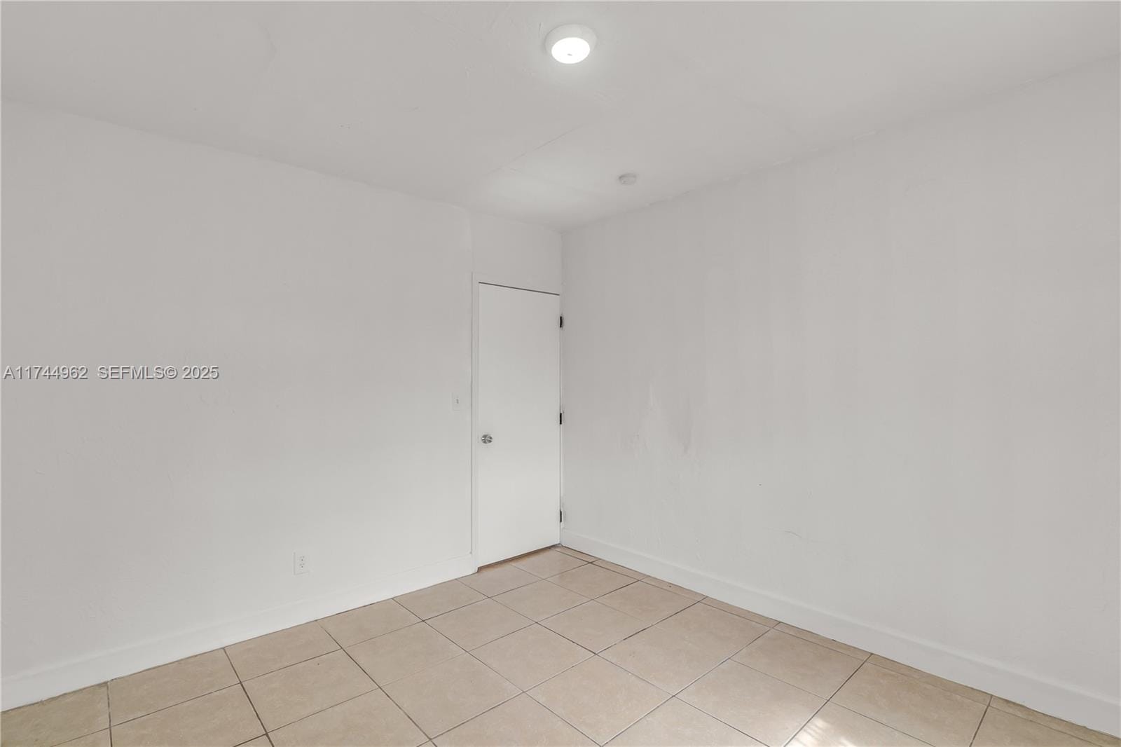 7525 NE Miami Court — photo 12