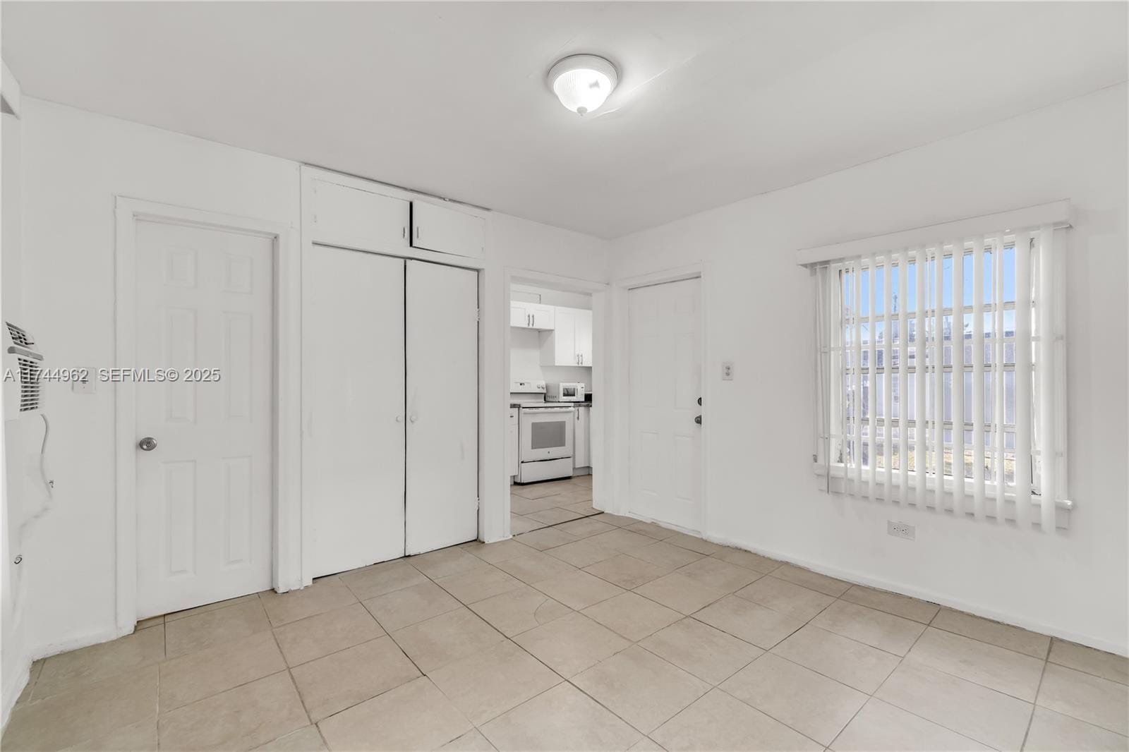 7525 NE Miami Court — photo 8