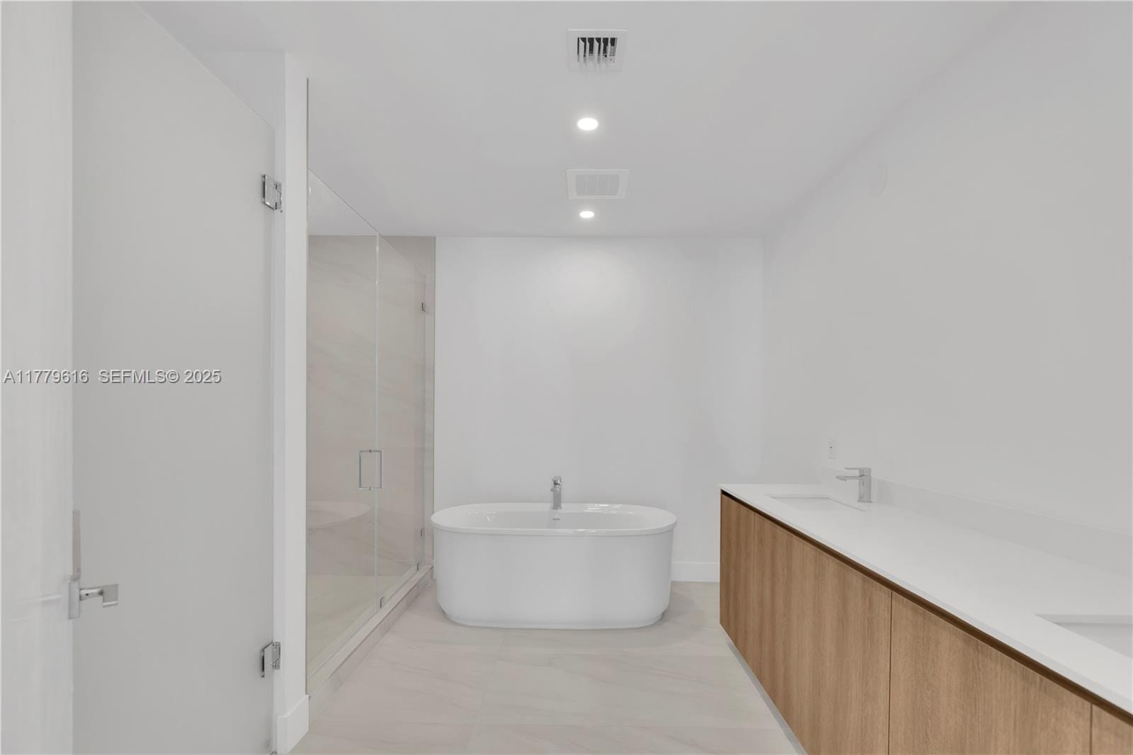 17550 Collins Avenue 1502, Sunny Isles Beach, FL 33160 photo 20