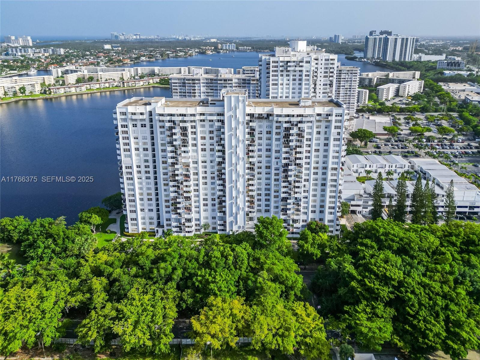 2780 NE 183rd Street 401, Aventura, FL 33160 photo 21