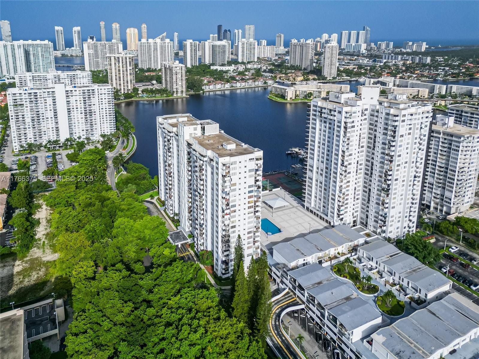 2780 NE 183rd Street 401, Aventura, FL 33160 photo 22