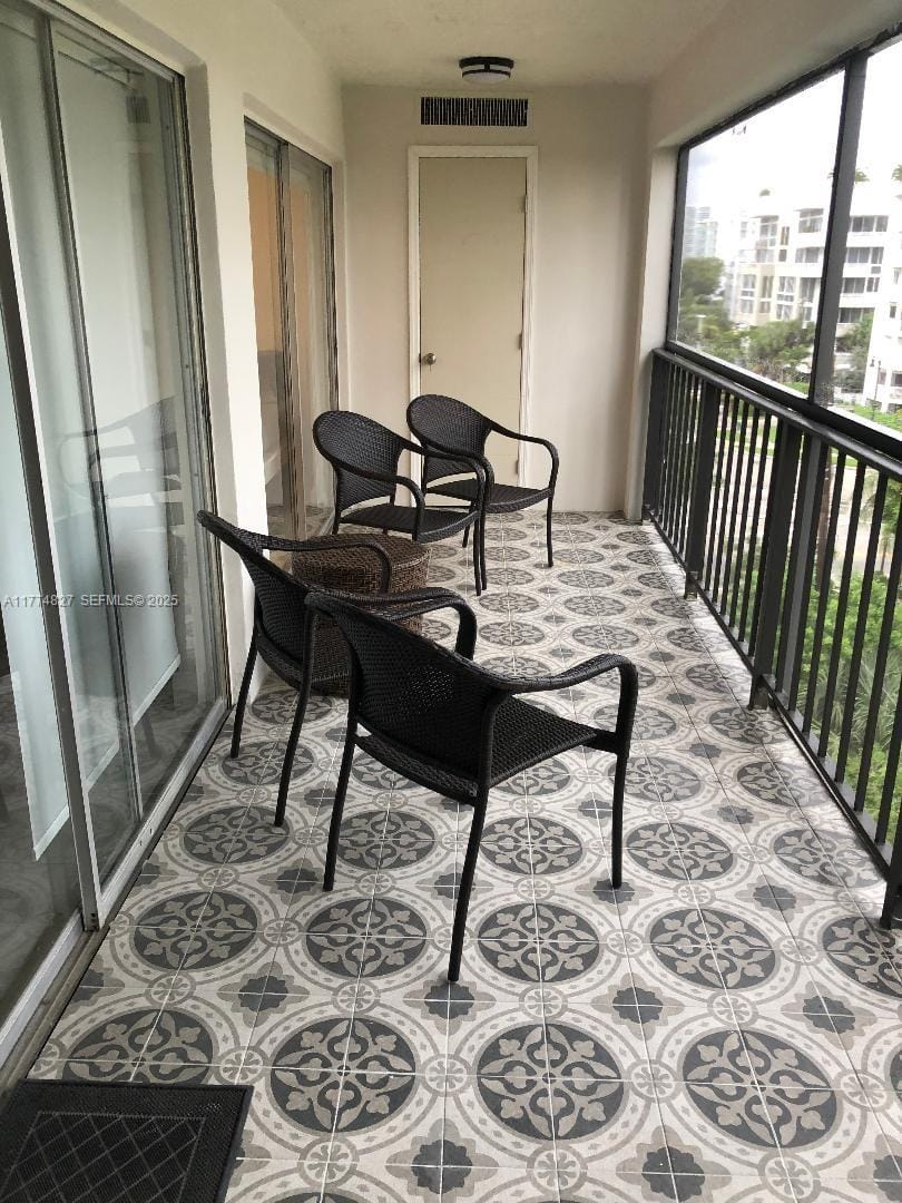 201 178th Drive 537, Sunny Isles Beach, FL 33160 photo 4