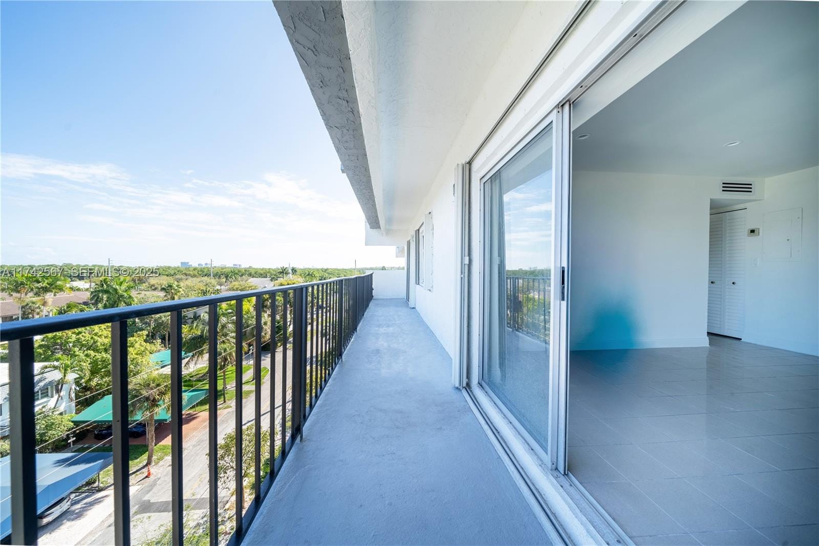 16508 NE 26th Avenue 603, North Miami Beach, FL 33160 photo 11
