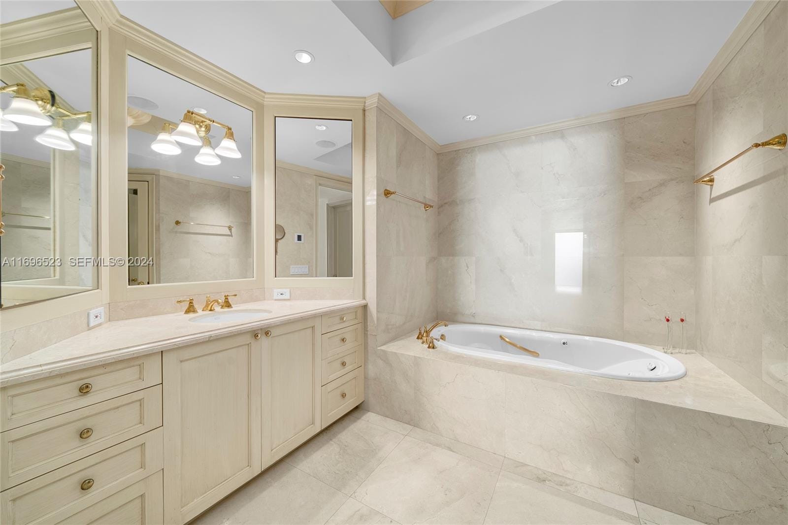 7433 Fisher Island Drive 7433, Miami Beach, FL 33109 photo 22
