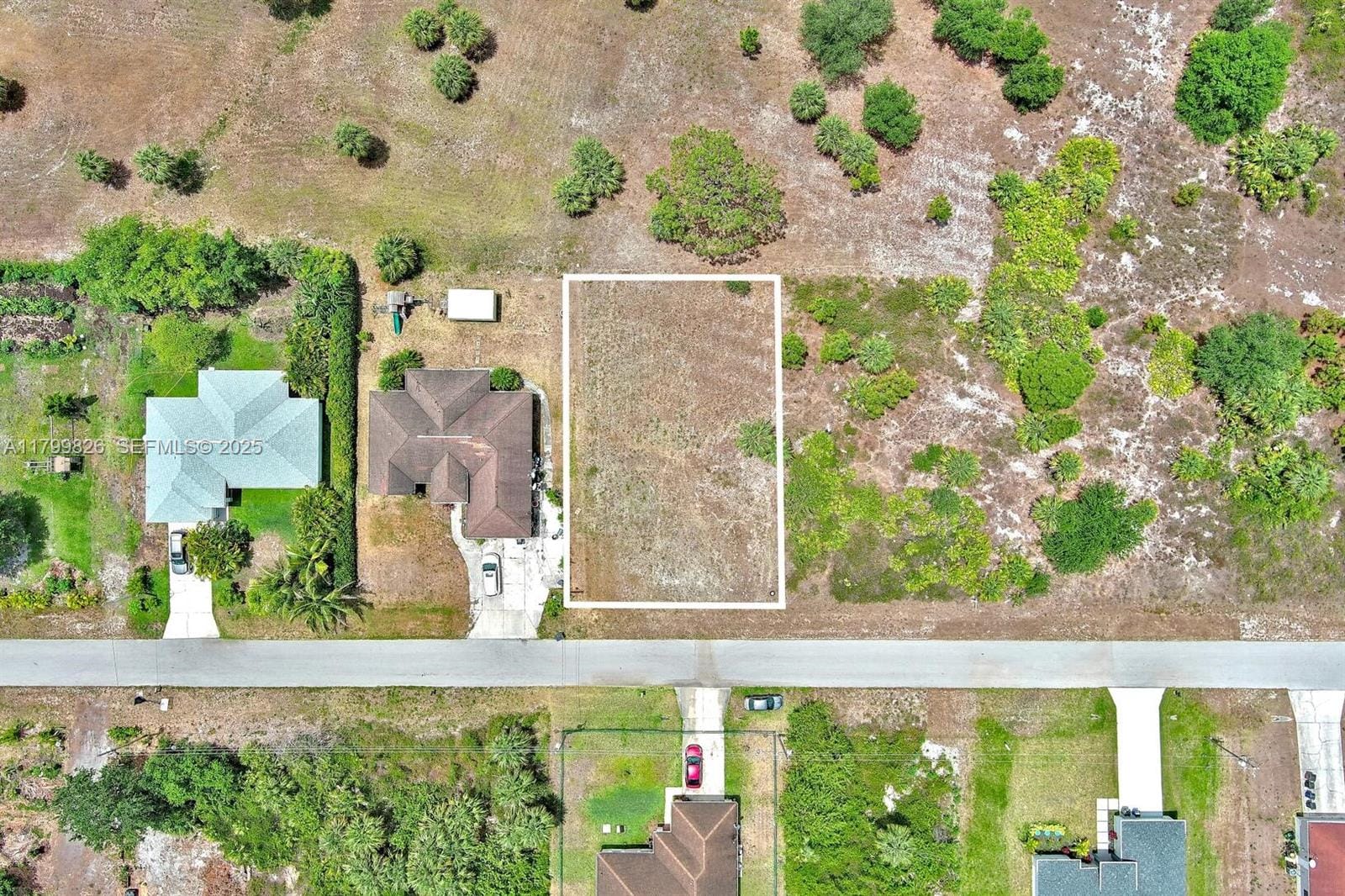 914 S Mercury Avenue — photo 2