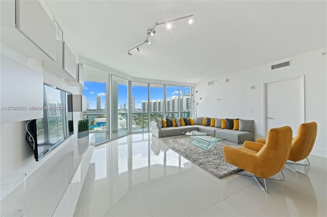 3131 NE 188th Street 2-904, Aventura, FL 33180