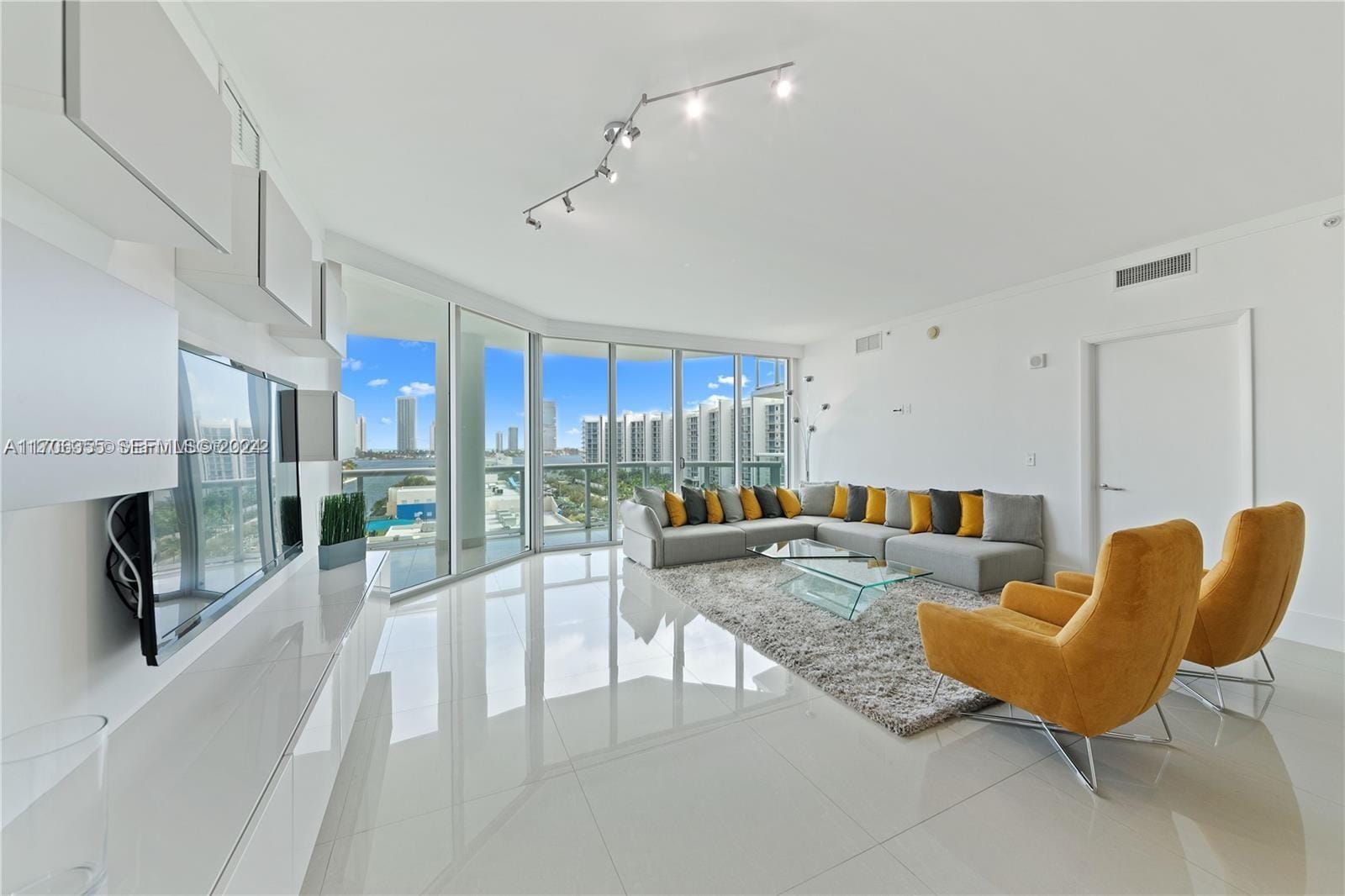 3131 NE 188th Street 2-904, Aventura, FL 33180