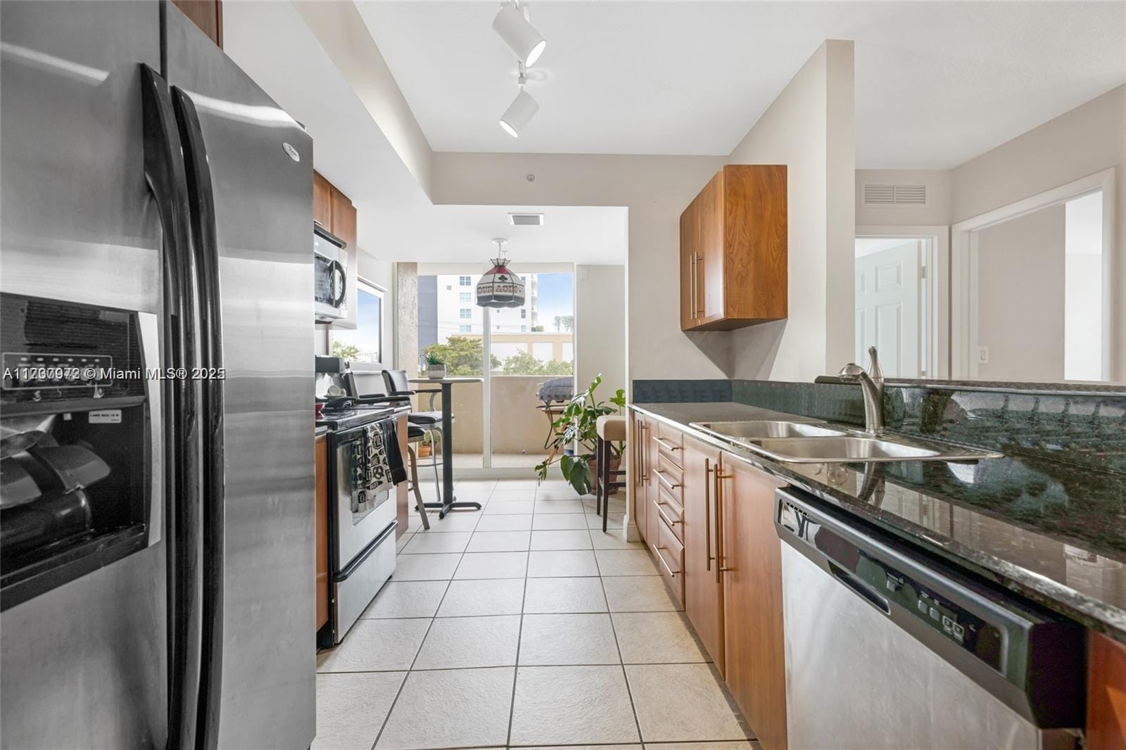 3232 SW 22nd Terrace 301, Miami, FL 33145 photo 14