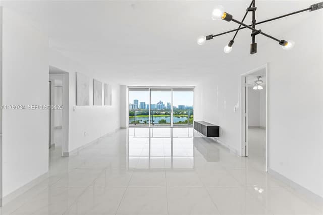 3701 N Country Club Drive 1206, Aventura, FL 33180