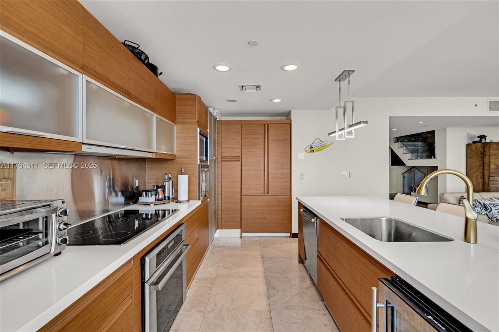 5875 Collins Avenue 1704 — photo 12
