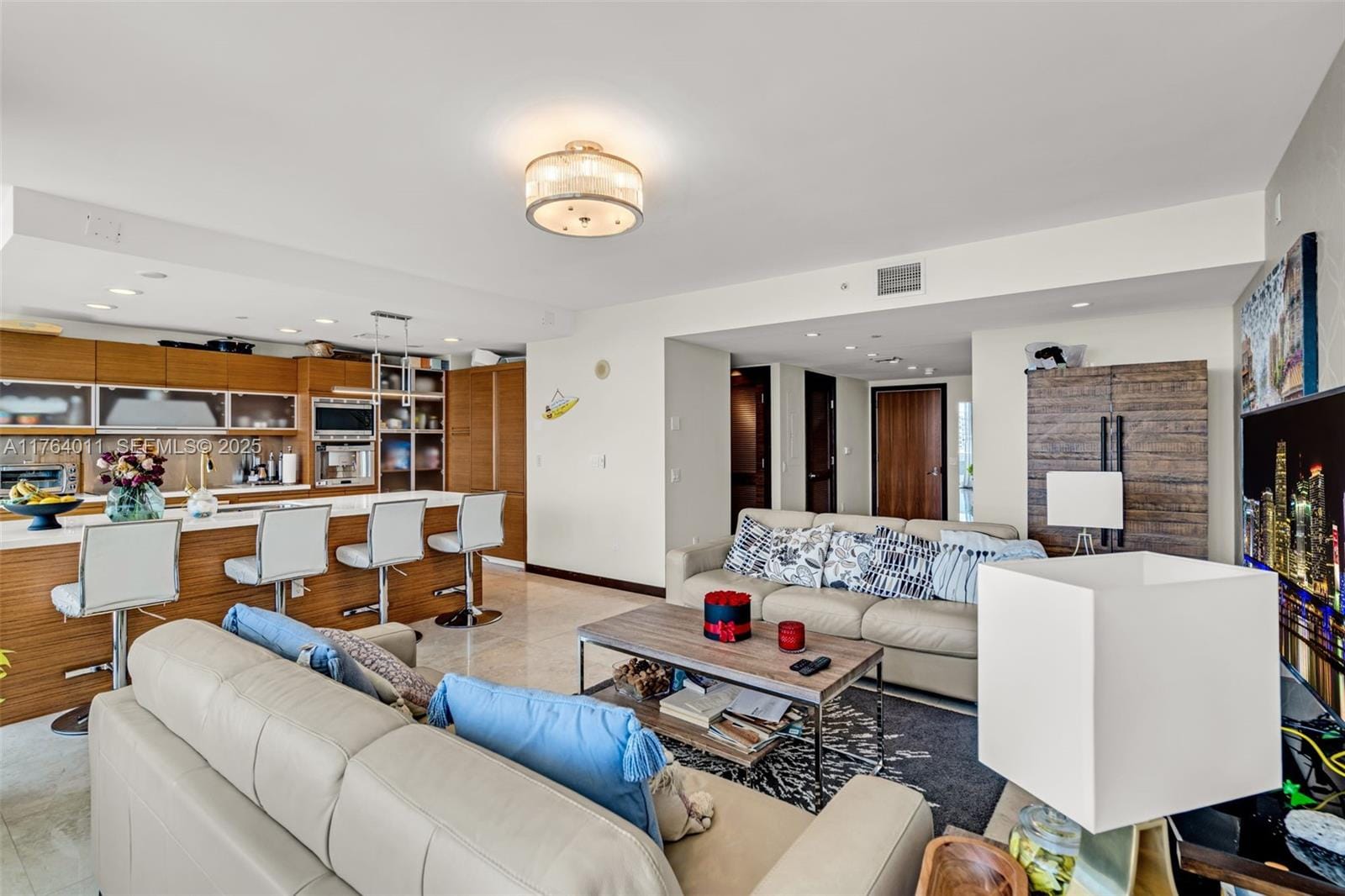 5875 Collins Avenue 1704 — photo 9