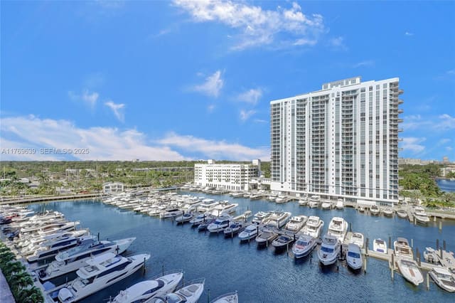 17211 Biscayne Boulevard, North Miami Beach, FL 33160