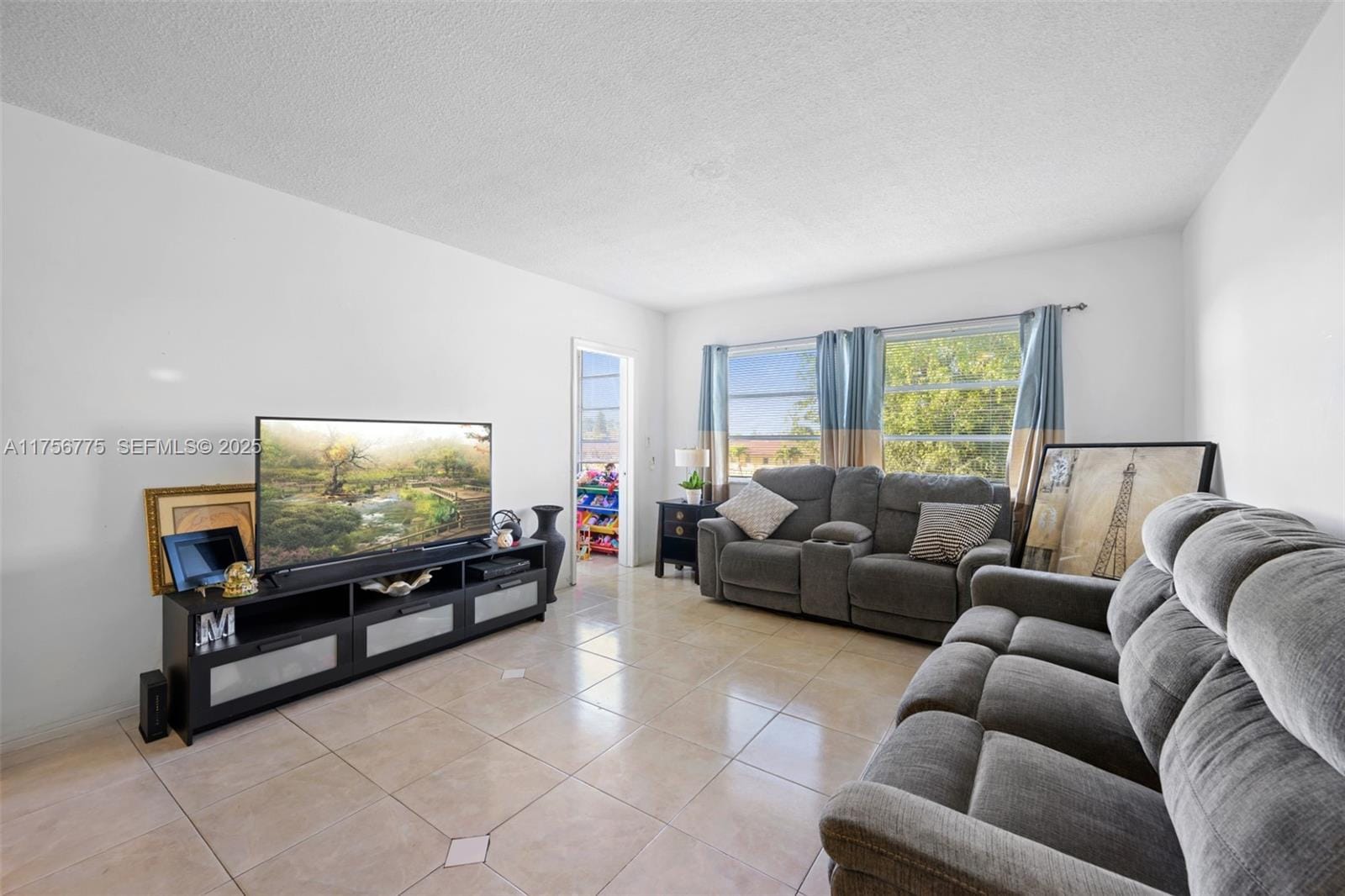 2950 NE 201st Terrace E323, Aventura, FL 33180 photo 1