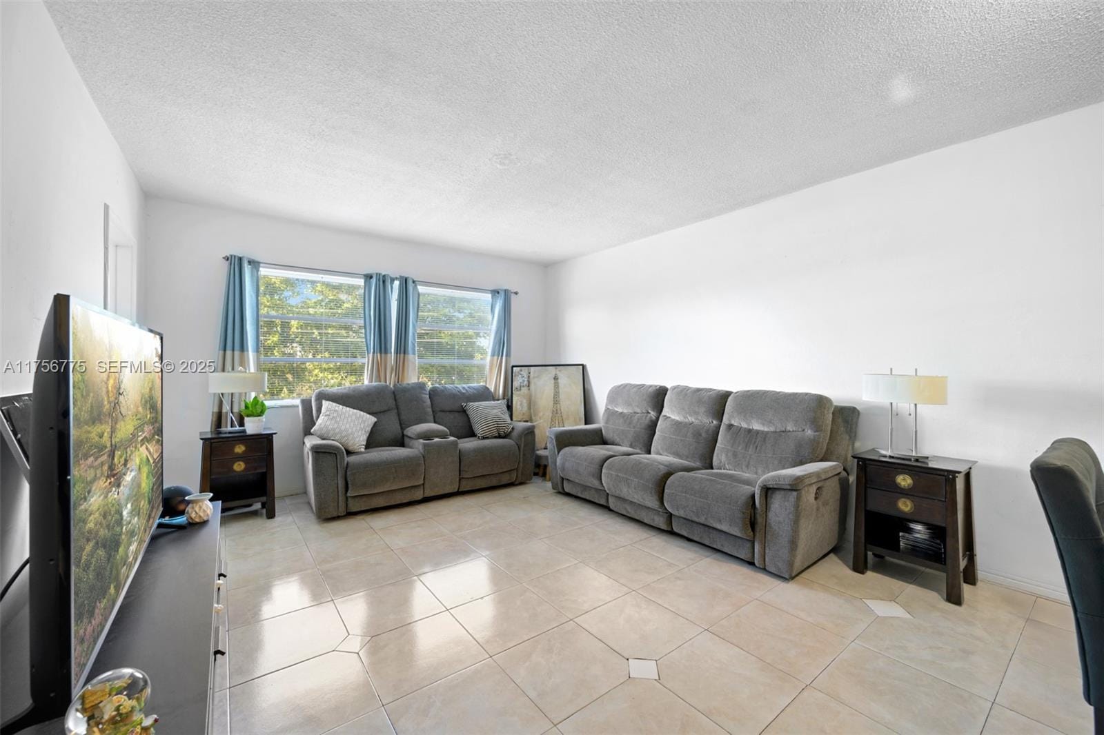 2950 NE 201st Terrace E323, Aventura, FL 33180 photo 2