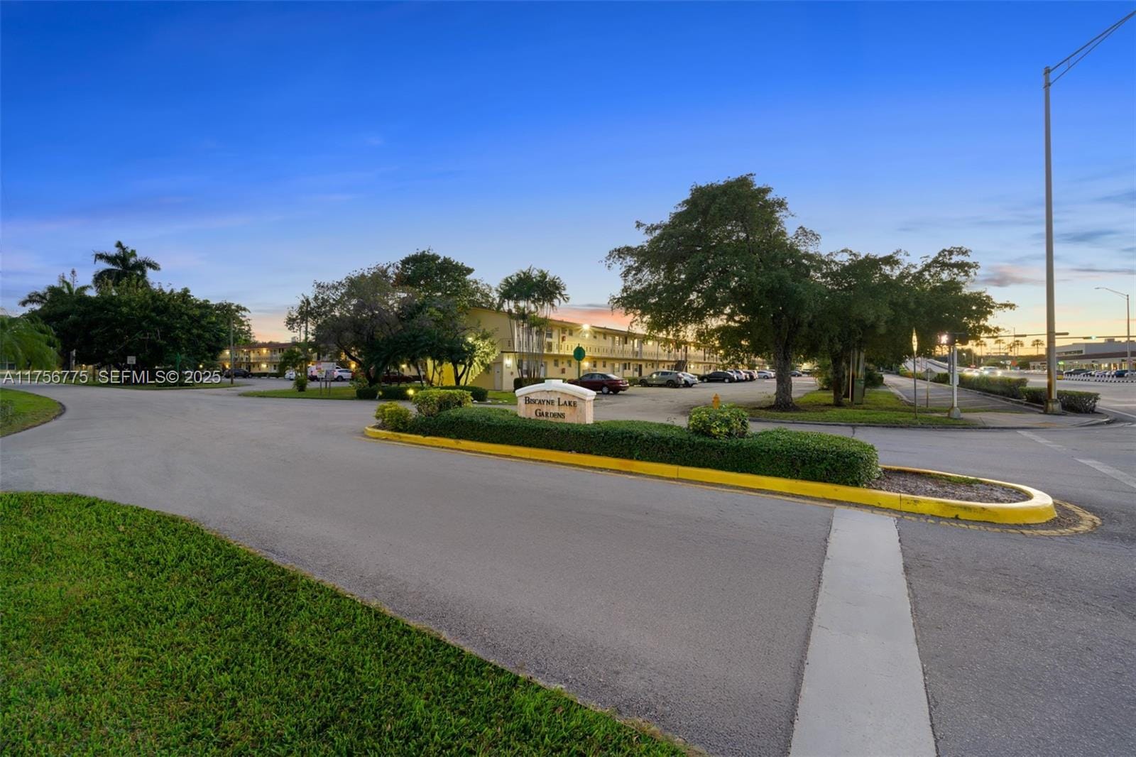 2950 NE 201st Terrace E323, Aventura, FL 33180 photo 23