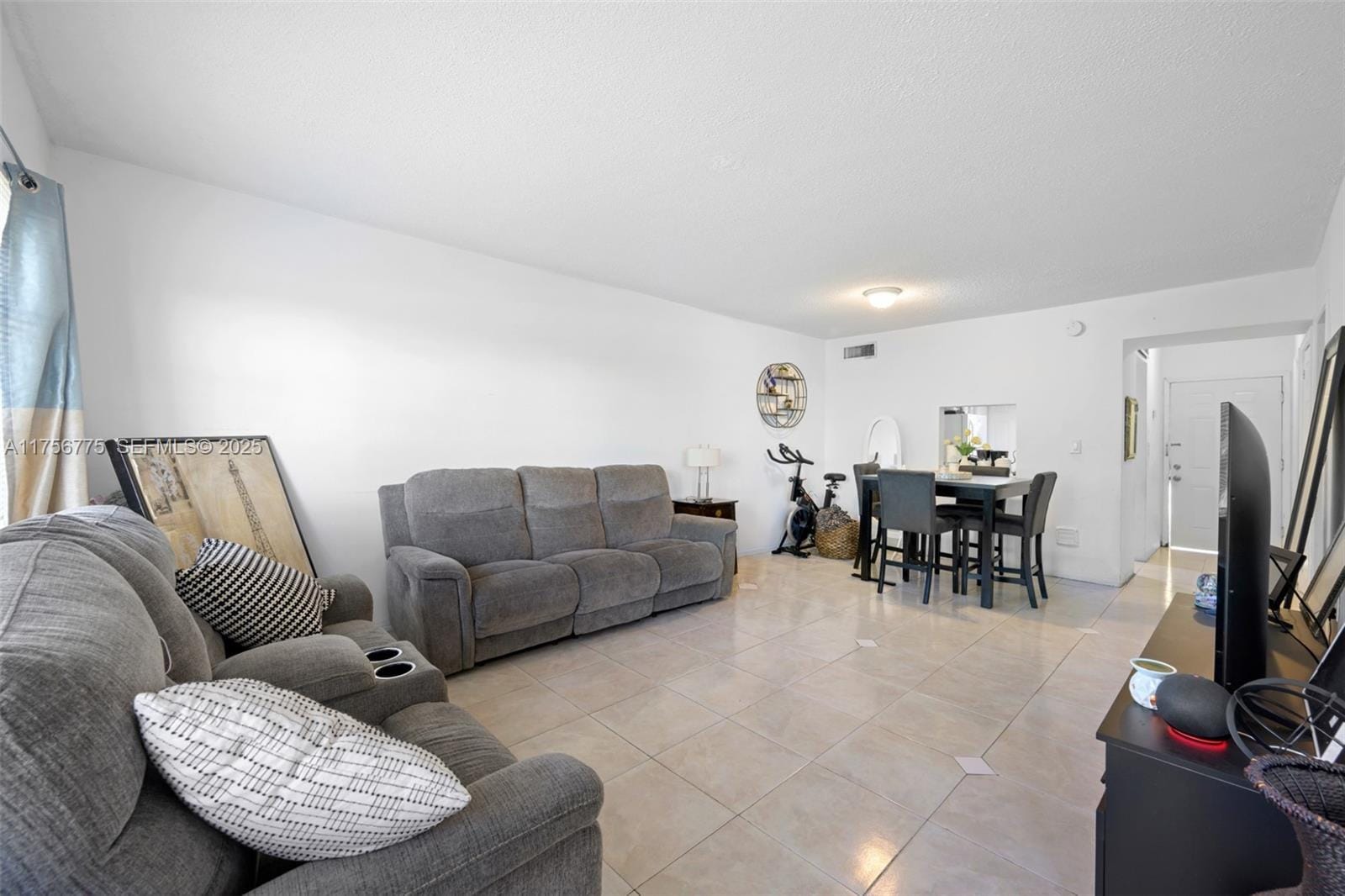 2950 NE 201st Terrace E323, Aventura, FL 33180 photo 4