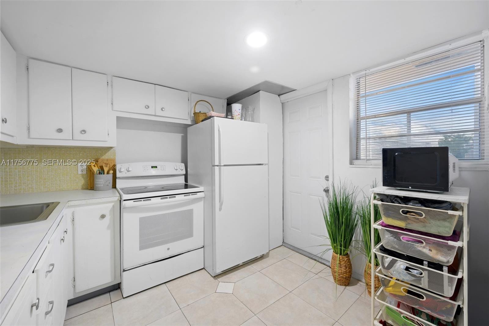 2950 NE 201st Terrace E323, Aventura, FL 33180 photo 10