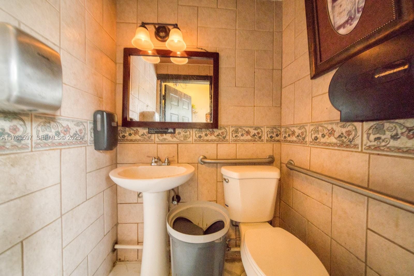 HIGHLY PROFITABLE Restaurant-bar For Sale On 8th st, Miami, FL 33144 photo 16