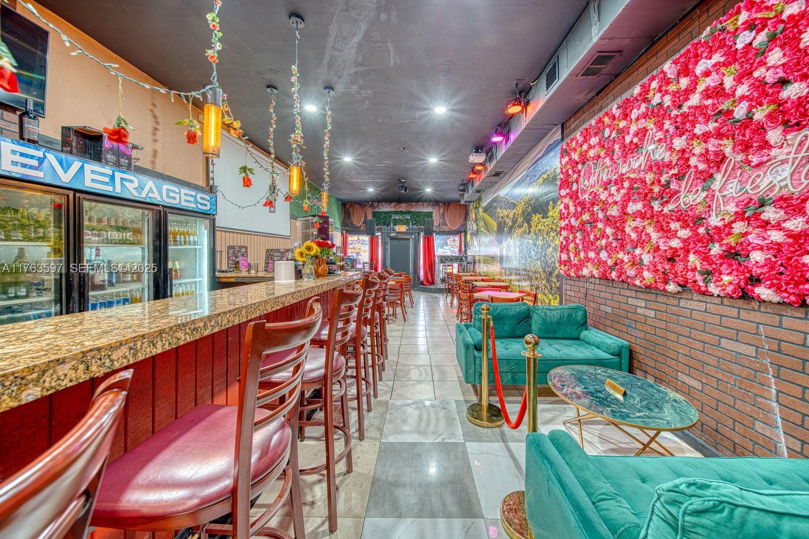 HIGHLY PROFITABLE Restaurant-bar For Sale On 8th st — photo 3