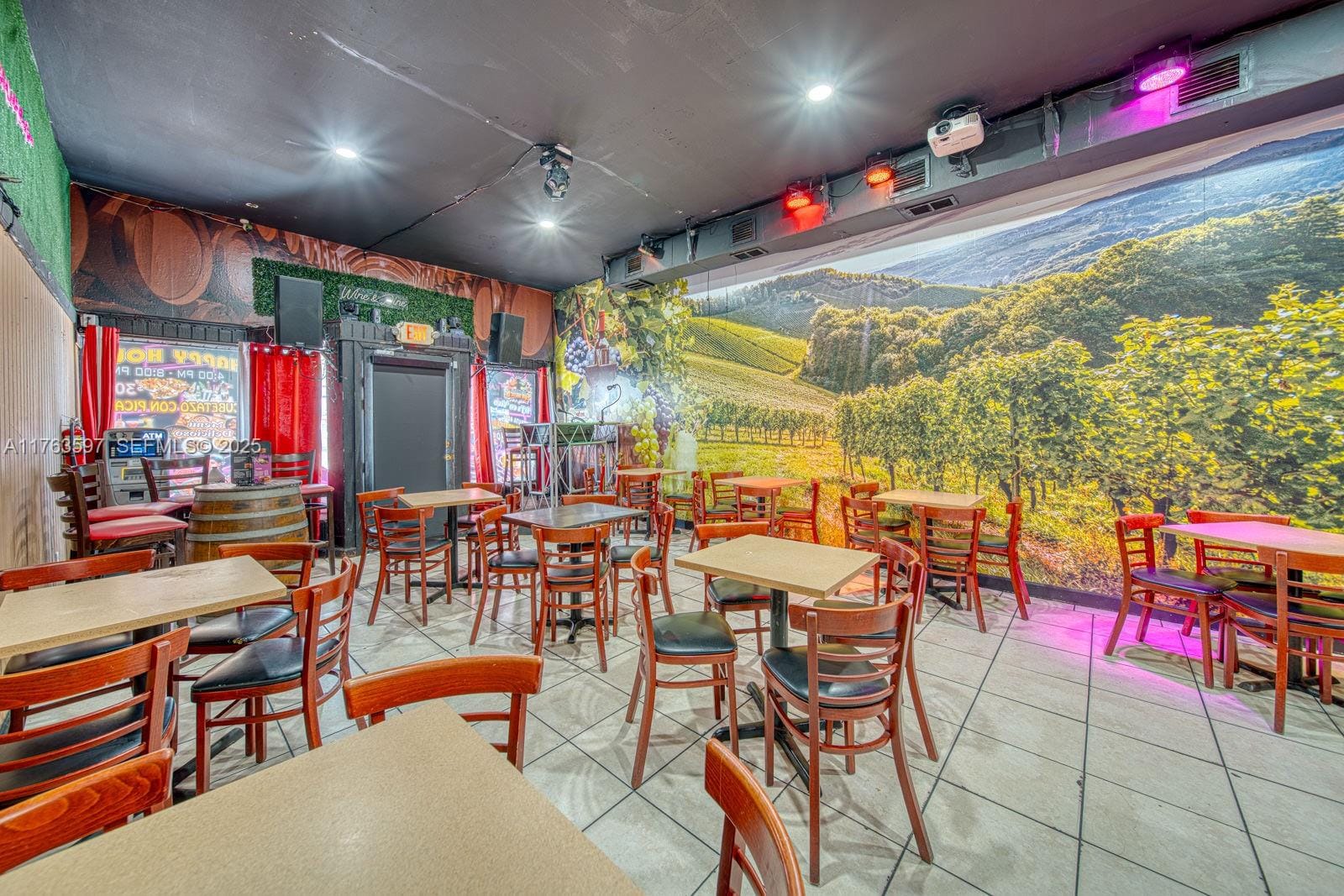 HIGHLY PROFITABLE Restaurant-bar For Sale On 8th st — photo 5