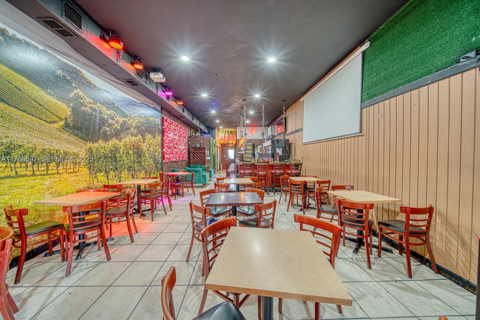 HIGHLY PROFITABLE Restaurant-bar For Sale On 8th st — photo 6