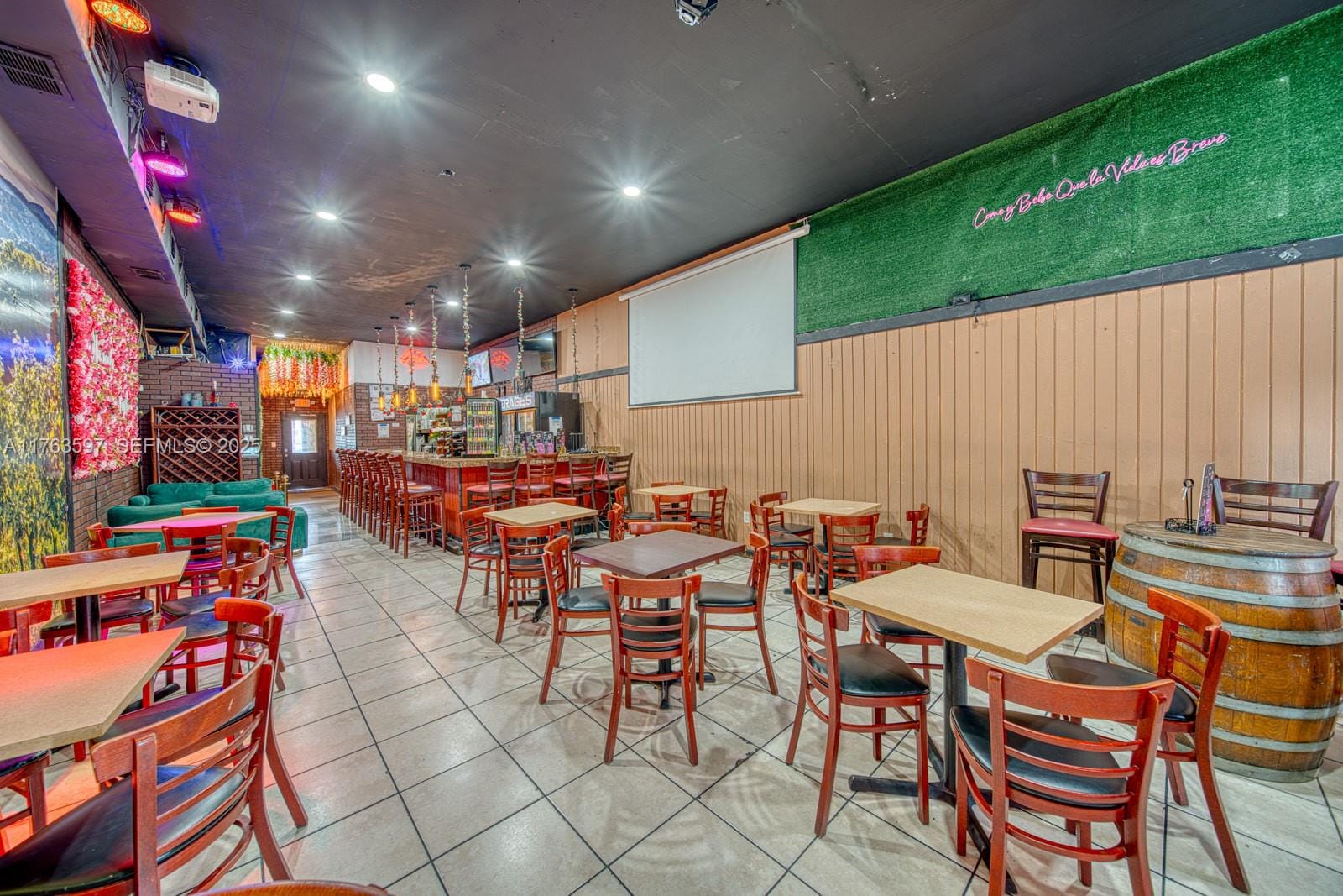 HIGHLY PROFITABLE Restaurant-bar For Sale On 8th st — photo 7