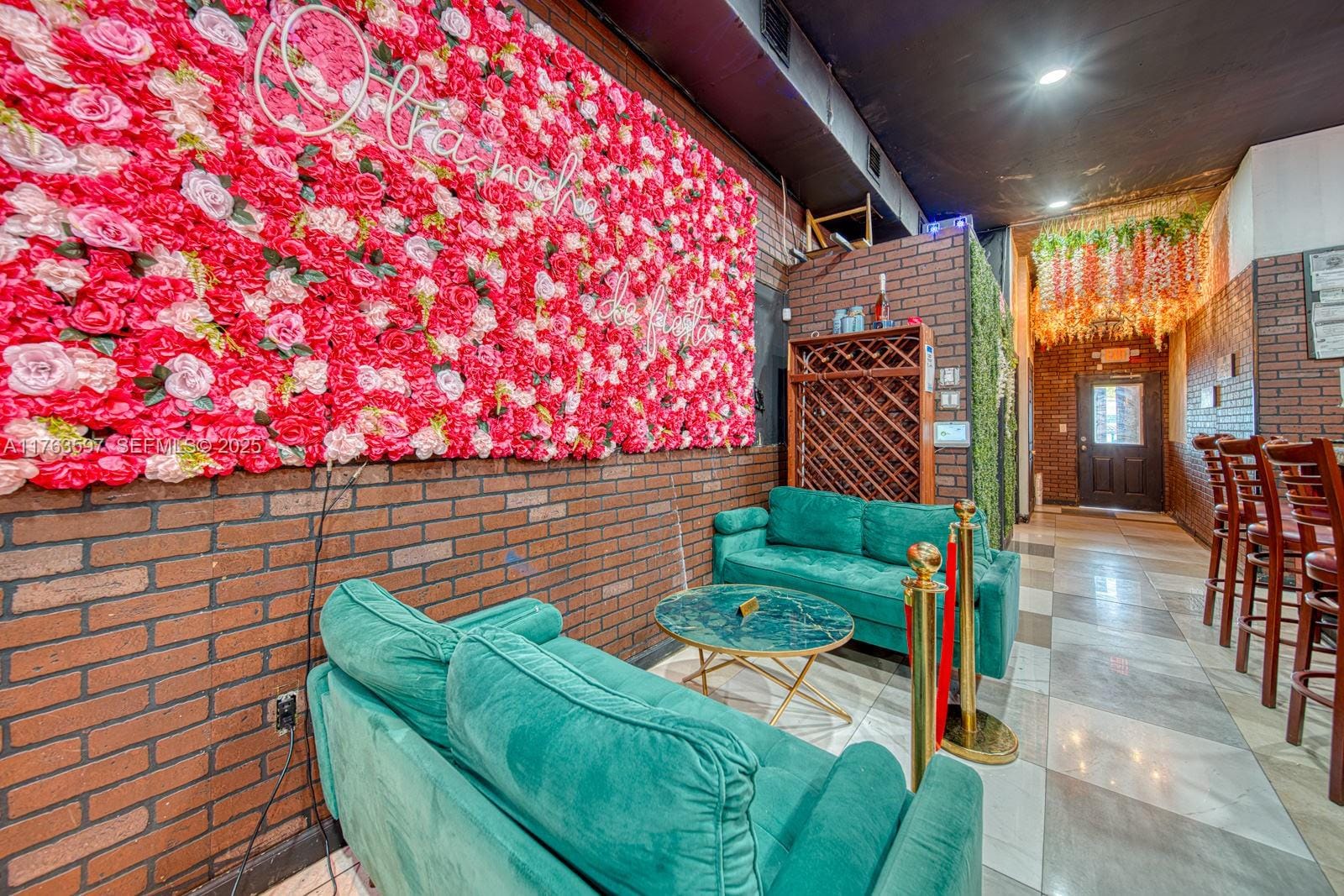 HIGHLY PROFITABLE Restaurant-bar For Sale On 8th st — photo 8