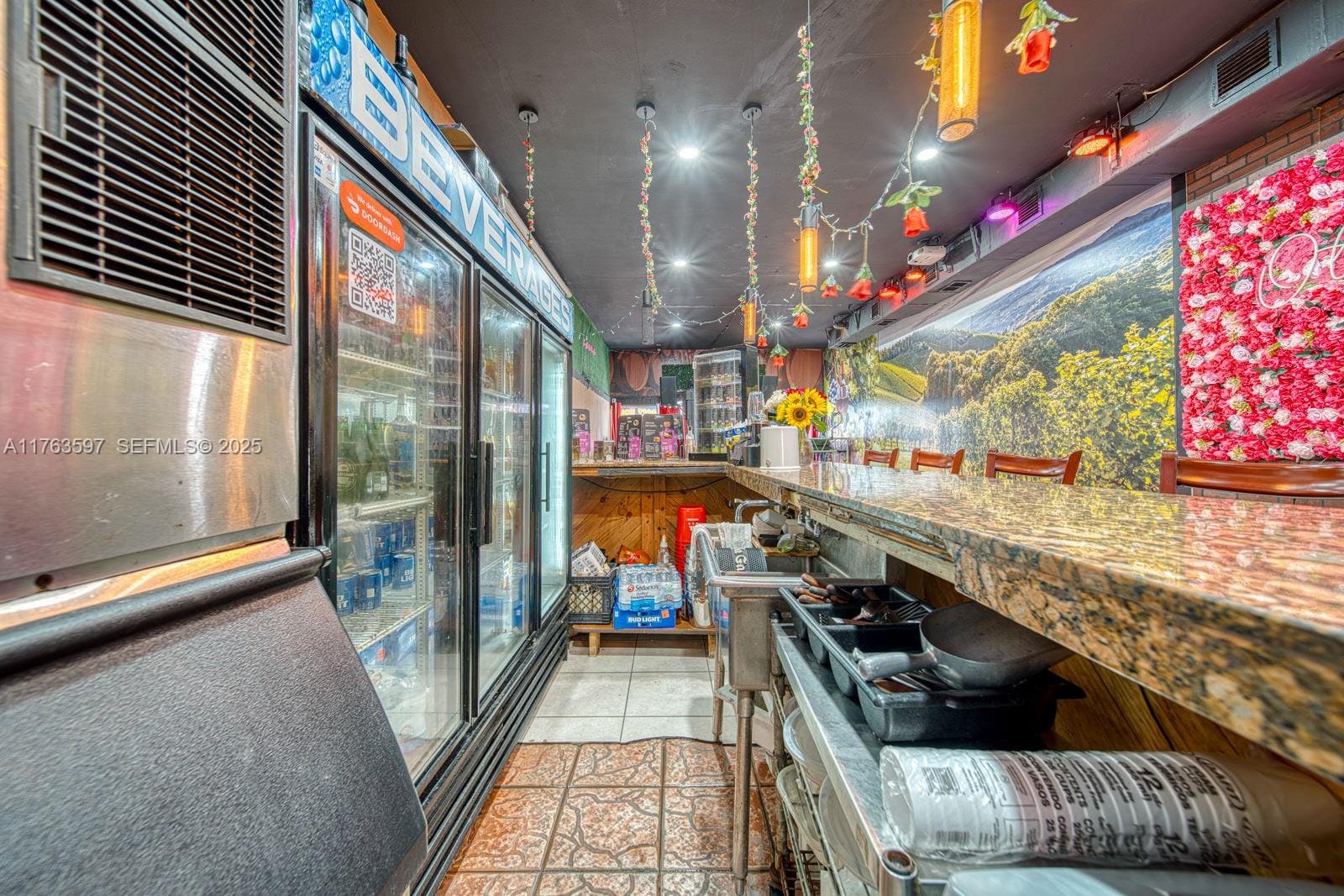 HIGHLY PROFITABLE Restaurant-bar For Sale On 8th st — photo 9