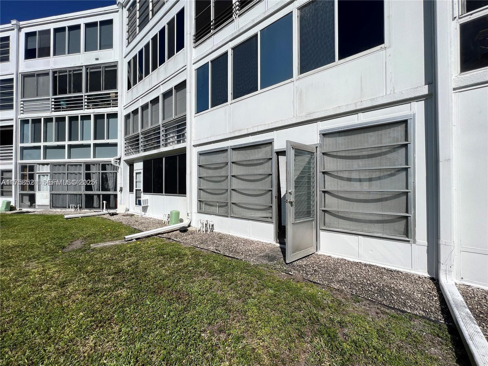 1011 Ellesmere A 1011 1011 — photo 3