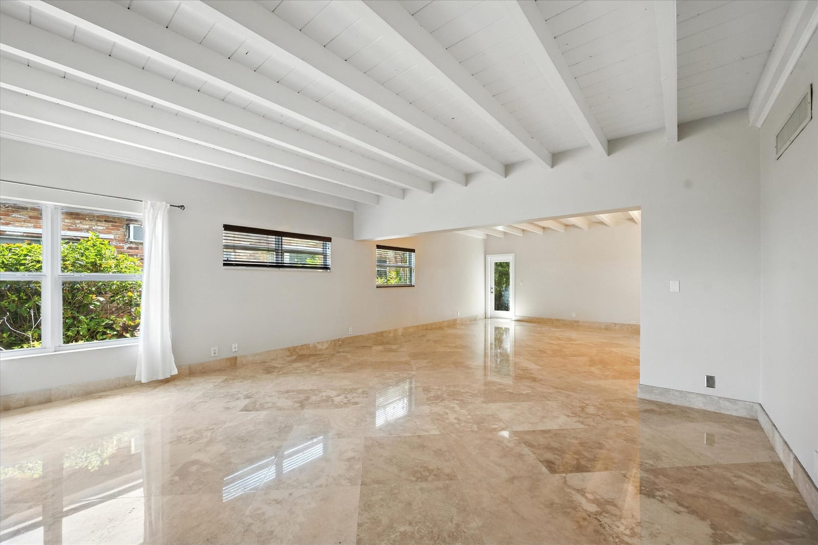 632 N Lakeside Drive — photo 11