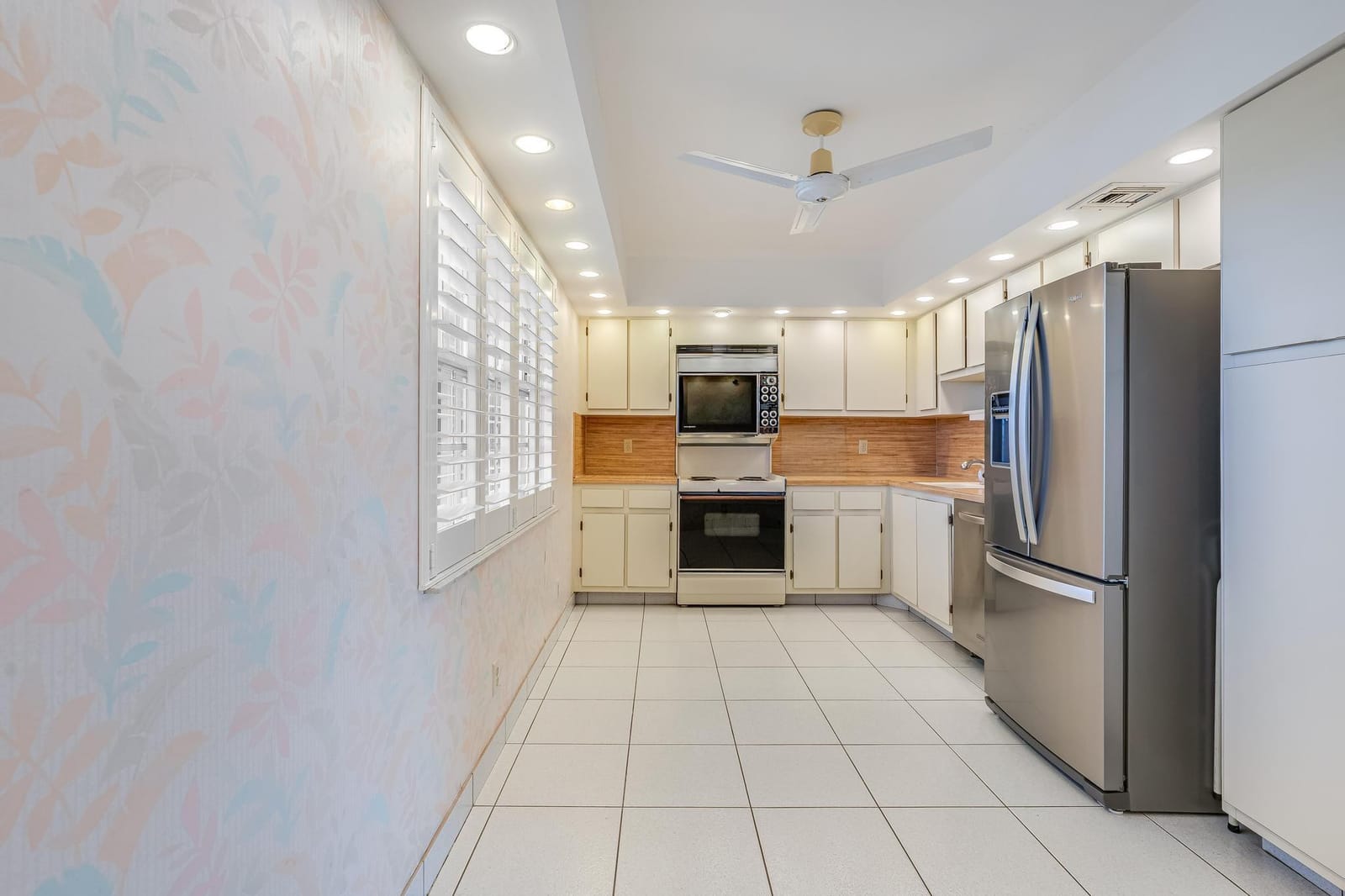 4015 W Palm Aire Drive 907 — photo 11