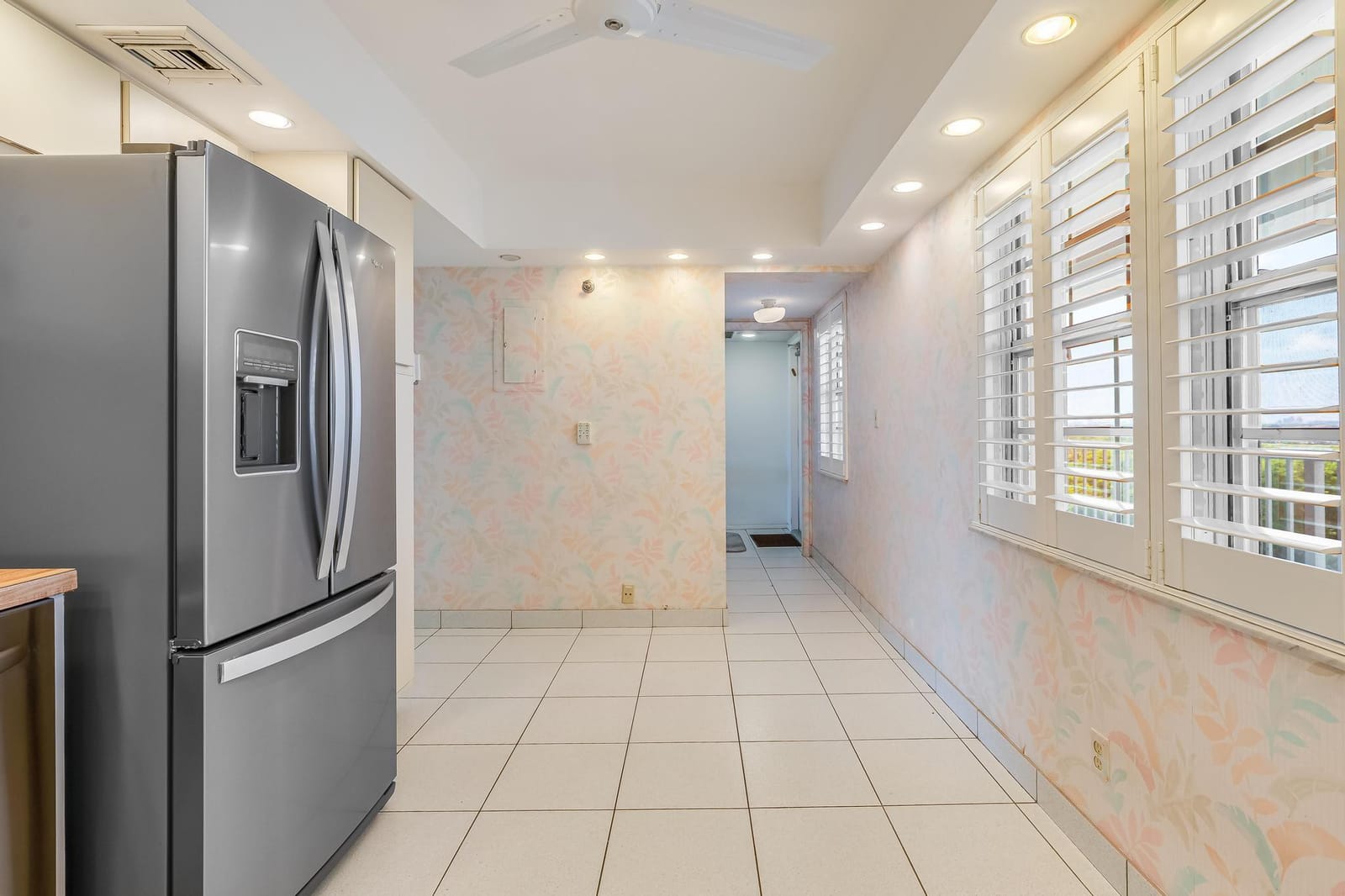 4015 W Palm Aire Drive 907 — photo 10