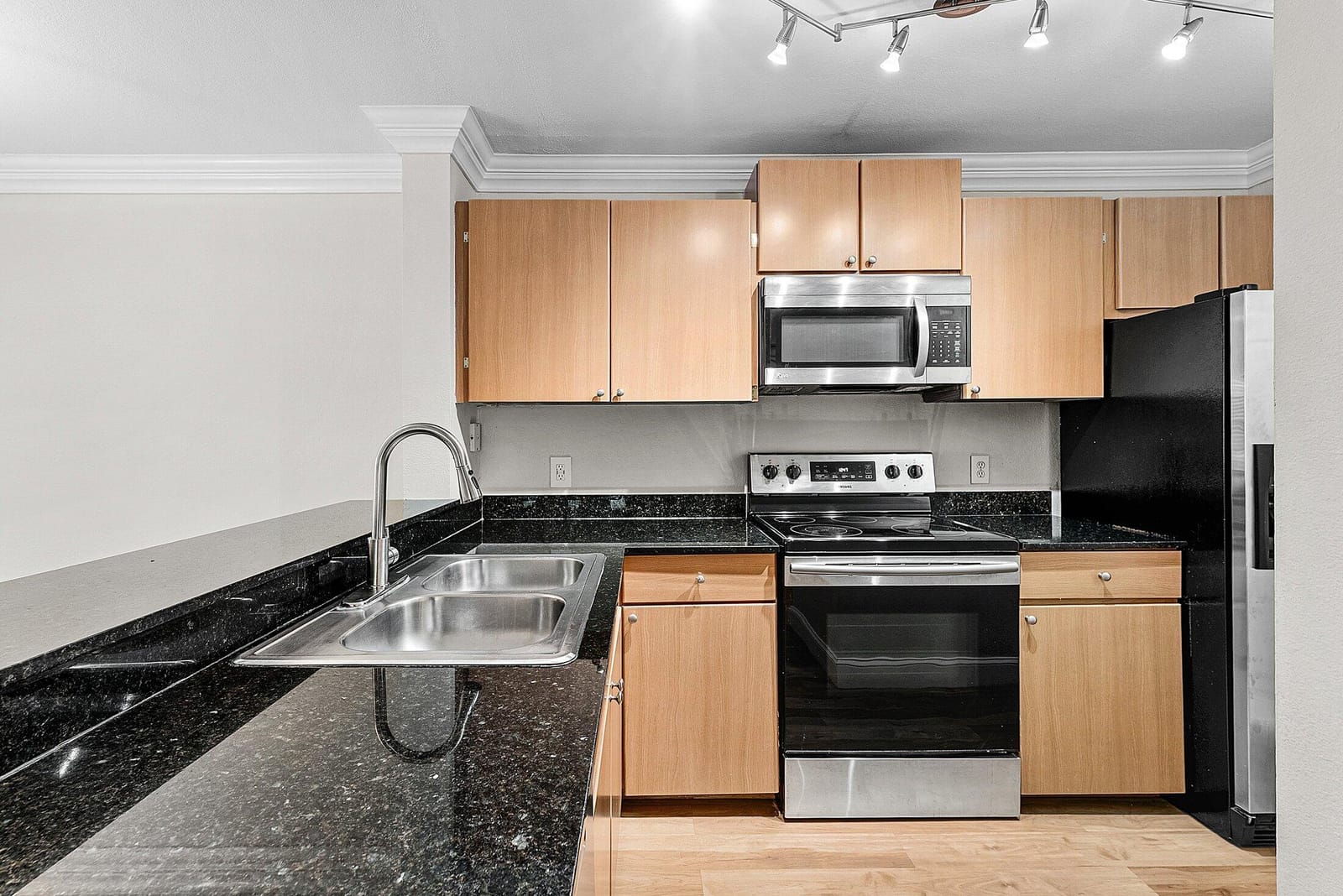 1780 Palm Cove Boulevard 6-105, Delray Beach, FL 33445 photo 4