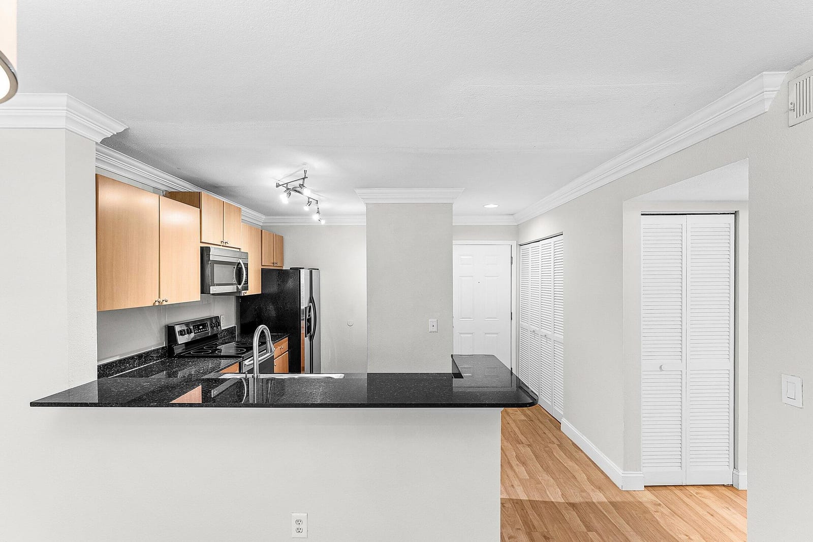 1780 Palm Cove Boulevard 6-105, Delray Beach, FL 33445 photo 7