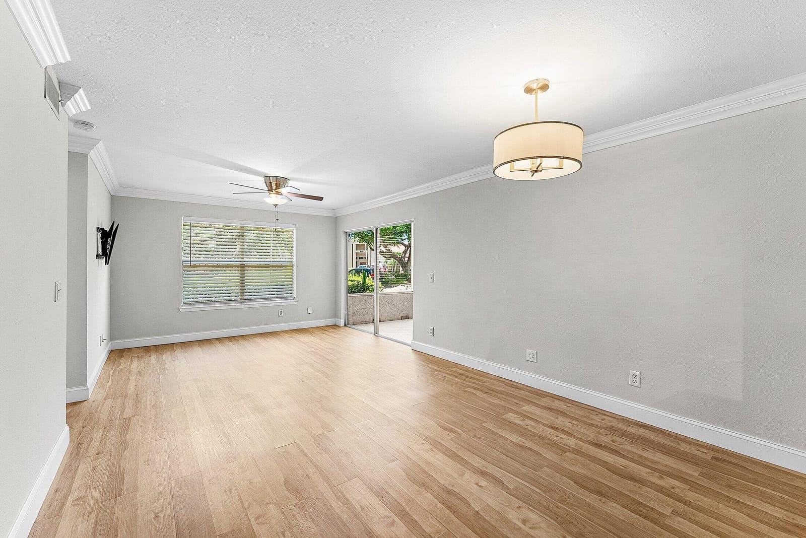 1780 Palm Cove Boulevard 6-105, Delray Beach, FL 33445 photo 8