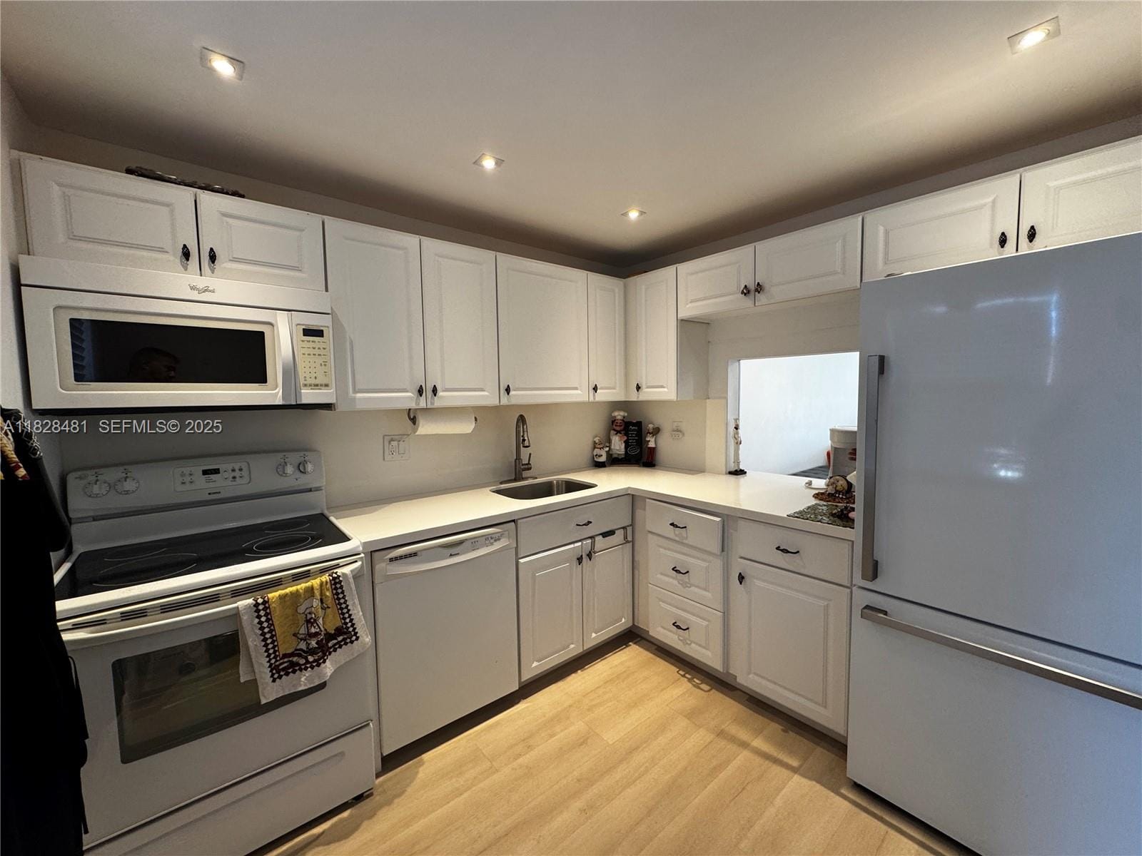 19 Abbey Lane 108, Delray Beach, FL 33446 photo 3