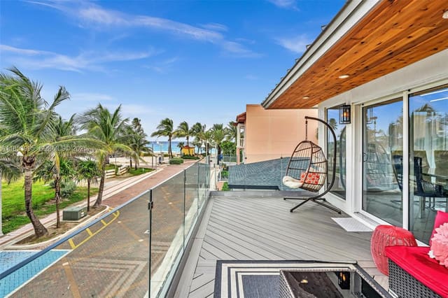 320 Missouri Street, sold in Hollywood Beach Second Ad, Hollywood, FL