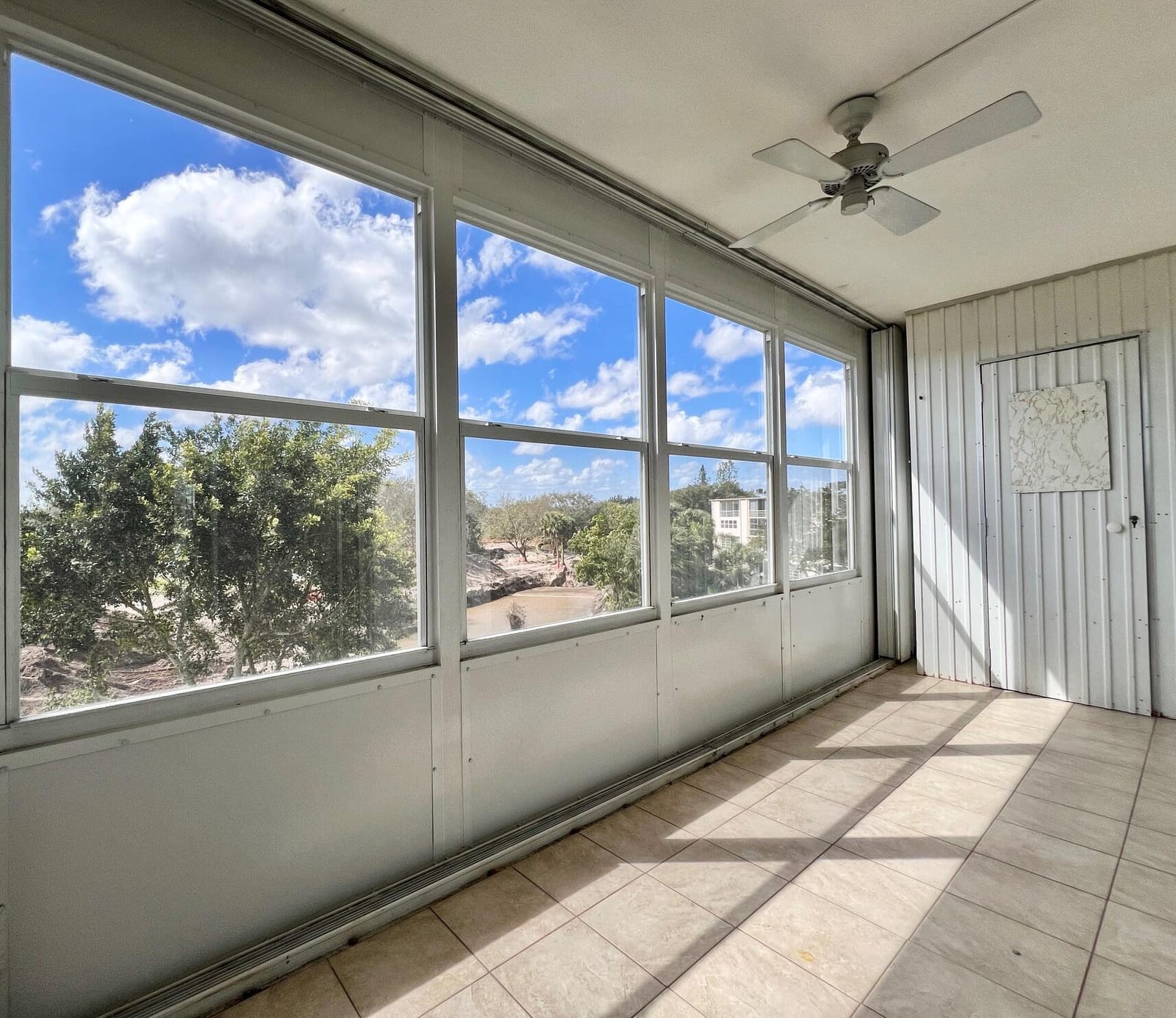 414 Greenbrier B — photo 12