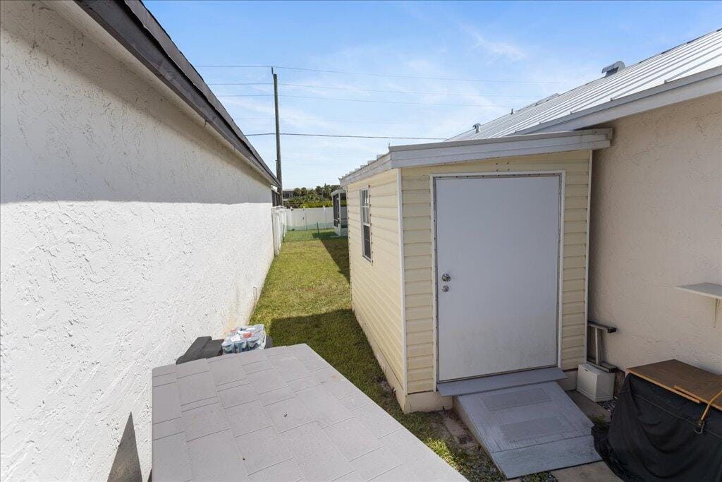 9090 Chatsworth Cascades, Boca Raton, FL 33434 photo 24