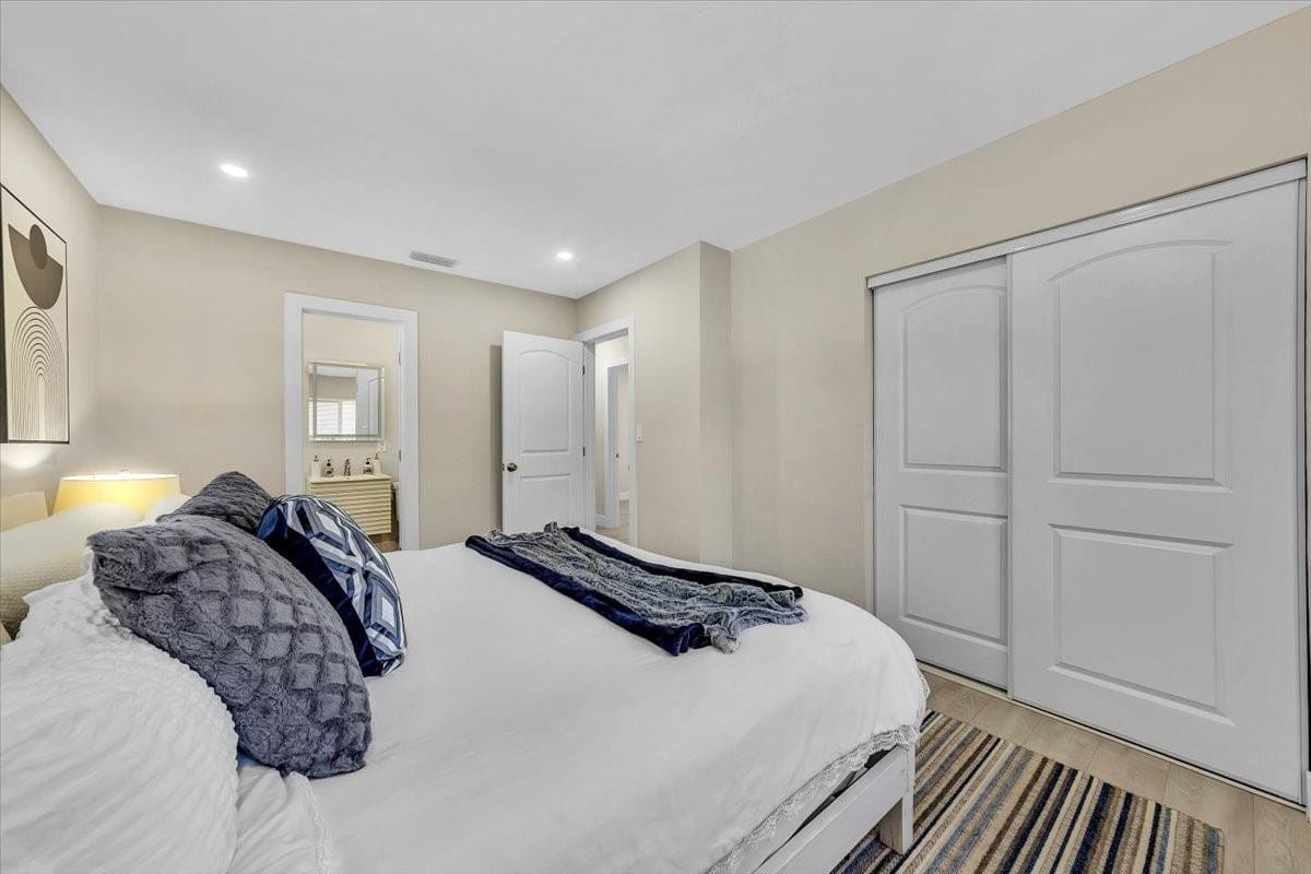 4687 NE 18th Avenue, Oakland Park, FL 33334 photo 22