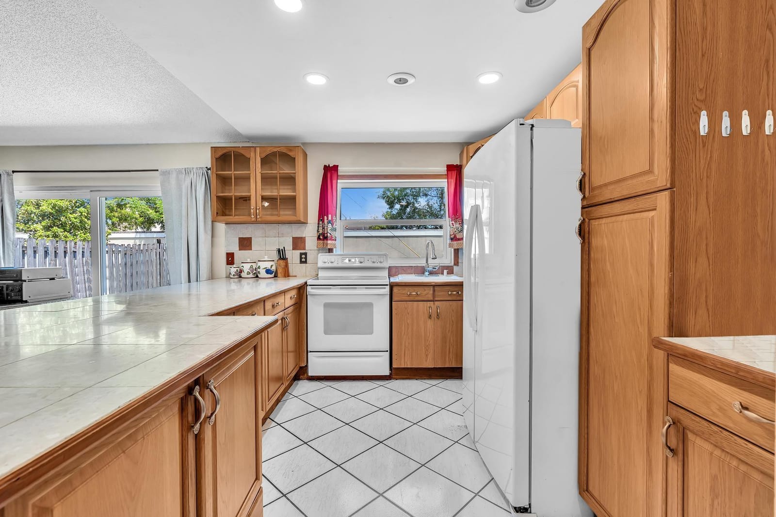4400 NW 77th Terrace — photo 4