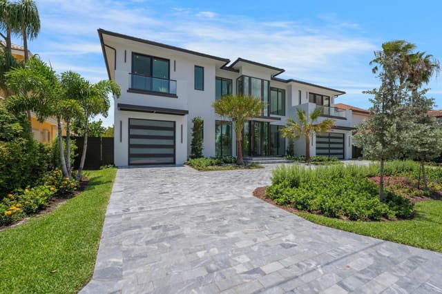 948 Banyan Drive, Delray Beach, FL 33483