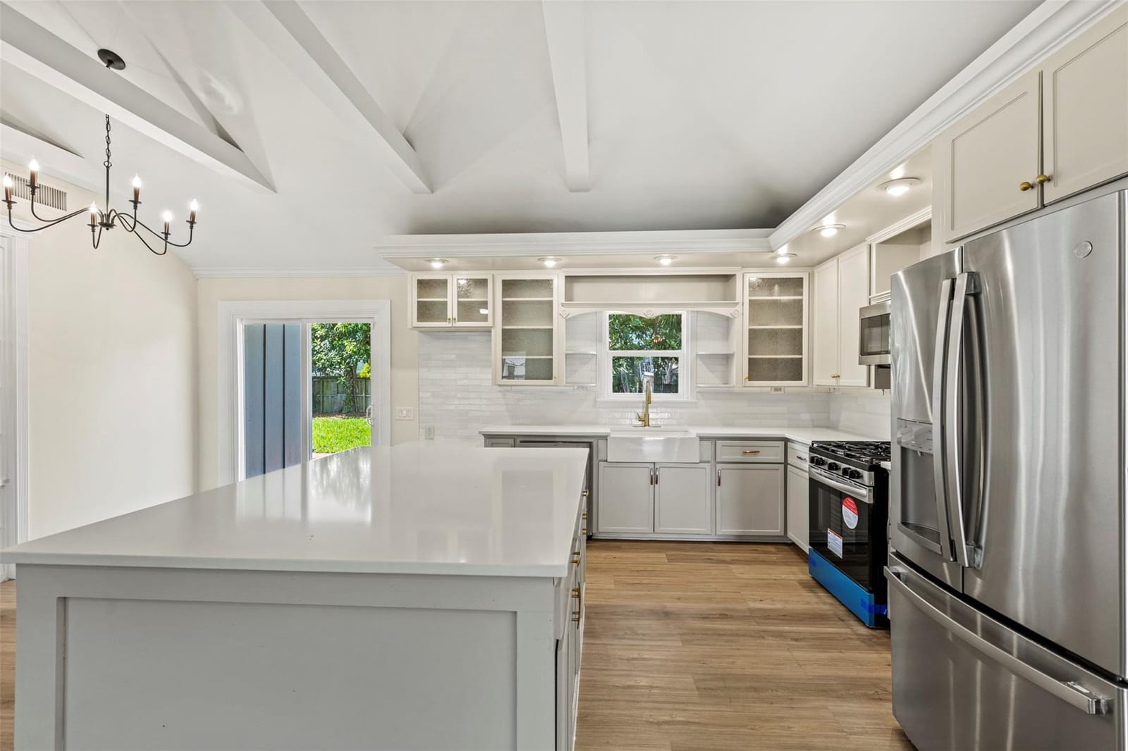 333 SW Manor Drive — photo 5