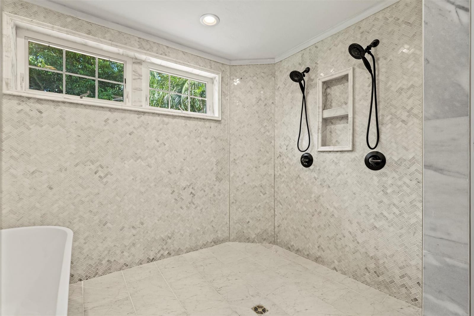 333 SW Manor Drive — photo 10