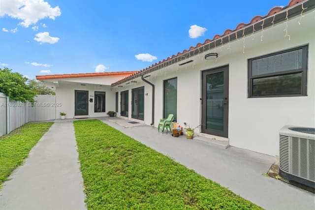 1136 NW 34th Avenue, sold in Comfort Gardens 1st, Miami, FL