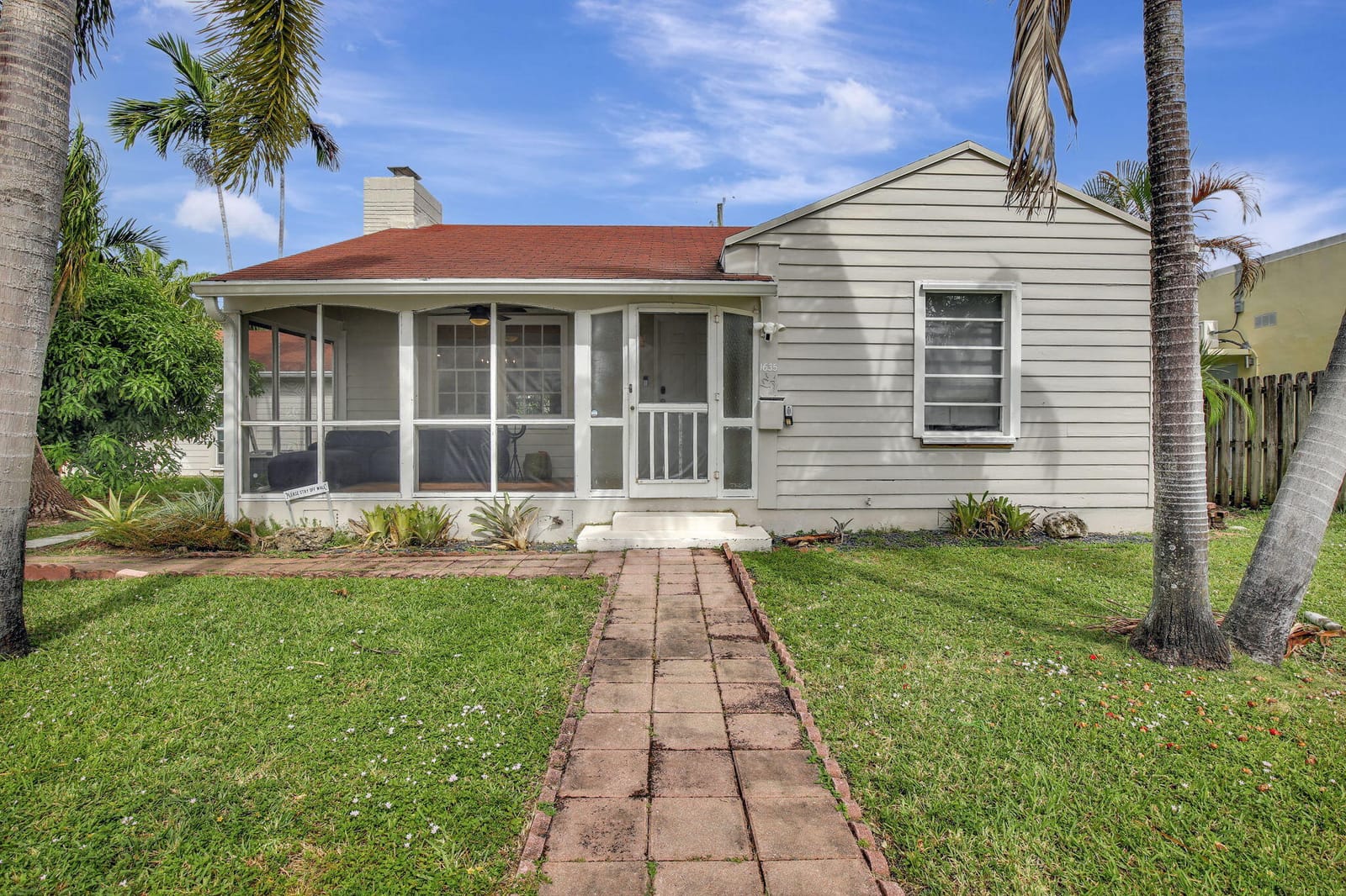 1635 Hayes Street — photo 2
