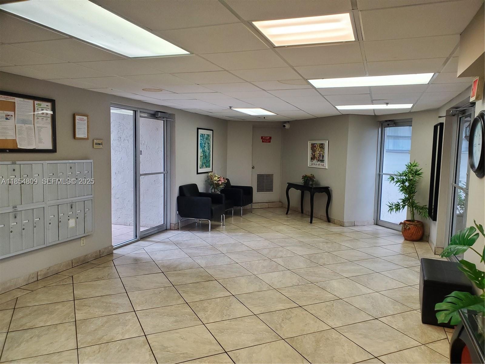 3940 Inverrary Boulevard 402-A — photo 4