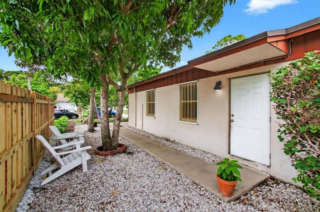 589 NW 53 Avenue, sold in Pine Trail, Delray Beach, FL
