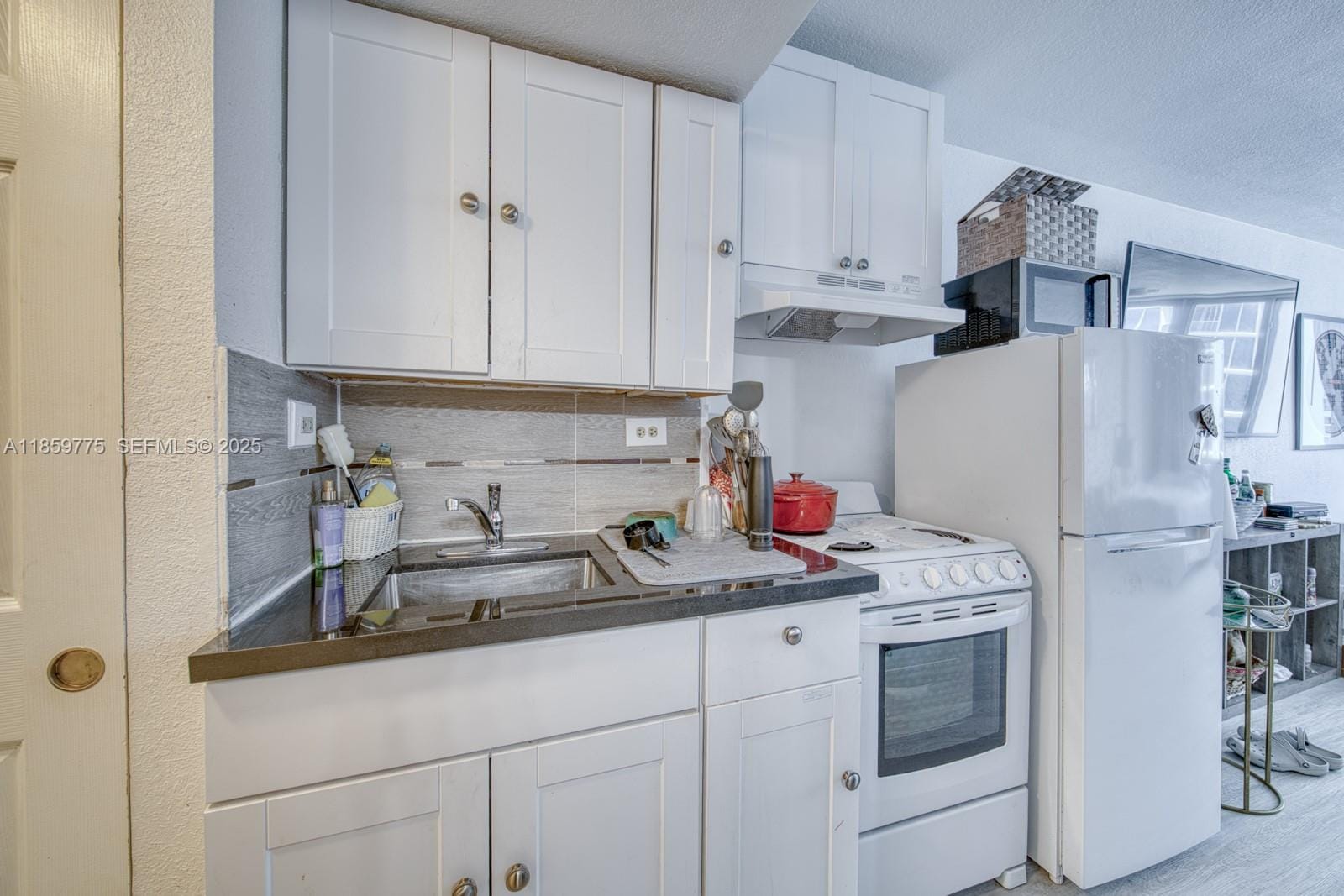 19201 Collins Avenue 822 — photo 4