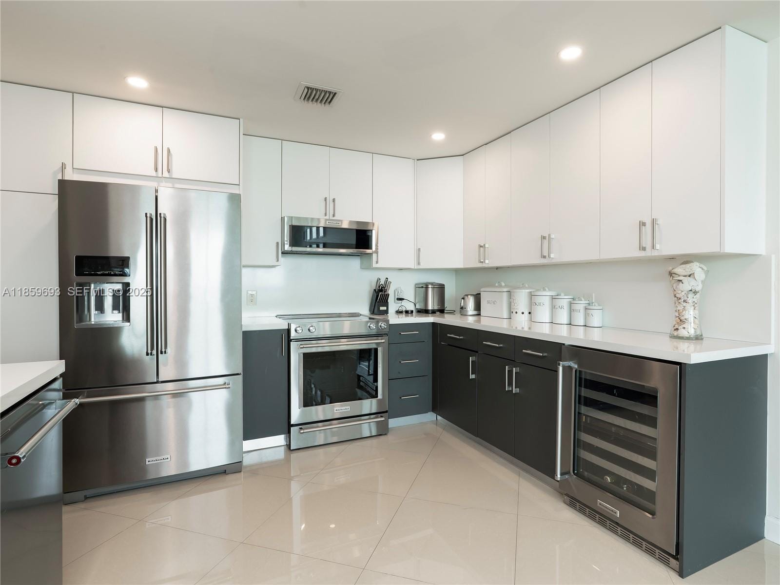 1900 N Bayshore Drive 3712, Miami, FL 33132 photo 6